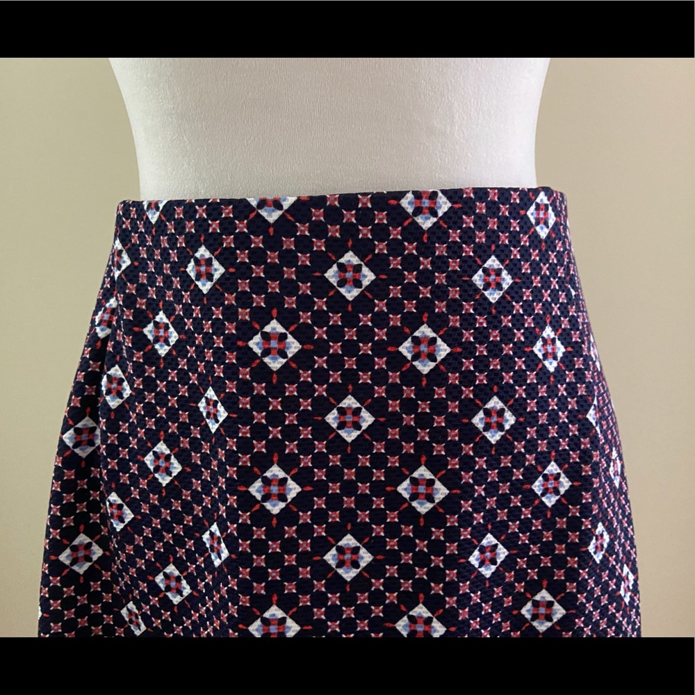 Cute Navy Blue, White & Red Skirt - Picture 2 of 3